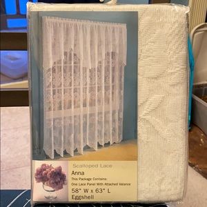 LAST CHANCE ⏳⏳ 4/10$ Scalloped lace curtain